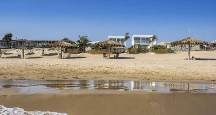 Fabulous seafront villa in Donnalucata, Sicily