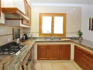 Fridge, microwave, oven, dishwasher - Finca Can Mirlo in en Santa Maria (Marratxi)