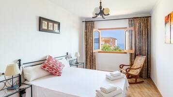 3 dormitorios, tabla de planchar con plancha, Internet y ropa de cama