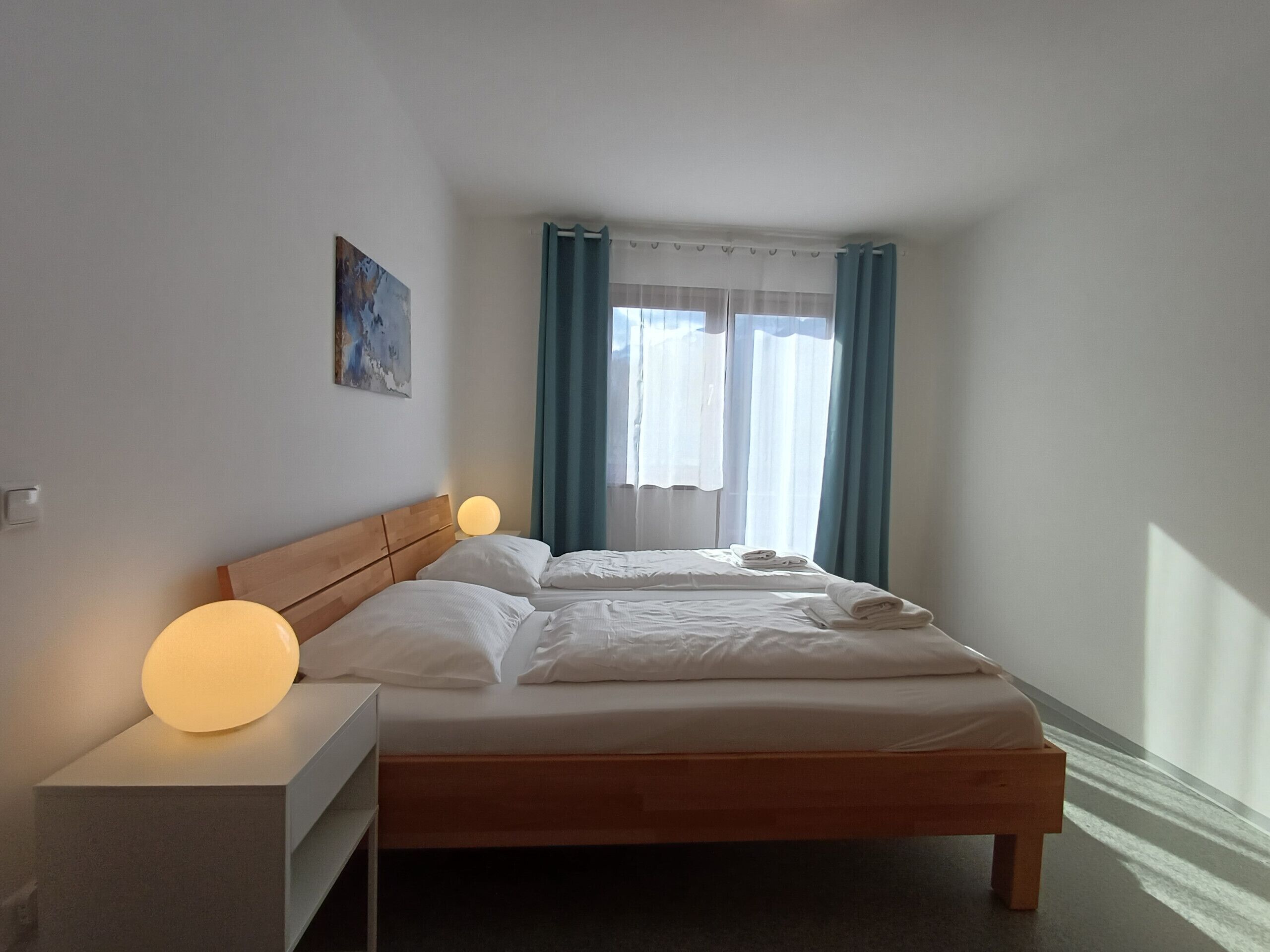 2 slaapkamers, een strijkplank/strijkijzer, gratis wifi, beddengoed