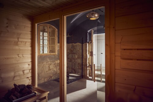 Large, lovingly renovated half-timbered house with sauna & garden