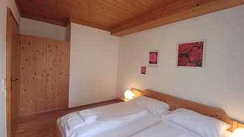 2 Schlafzimmer, Zimmersafe, Bügeleisen/Bügelbrett, kostenloses WLAN
