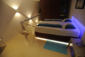1 bedroom, WiFi, bed sheets - Luxury apartment, fantastic views, directly on the sea, pool, free Wi-Fi (Arco da Calheta)