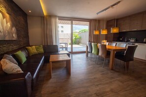 Een televisie en een dvd-speler