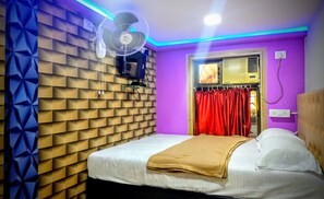Deluxe Room (AC) | In-room safe, soundproofing, free WiFi, bed sheets - City Inn (Mumbai)