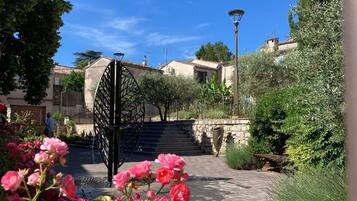 Enceinte de lâhĂ©bergement