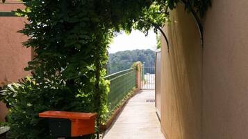 Enceinte de lâhĂ©bergement