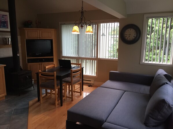 Téléviseur, foyer, lecteur de DVD