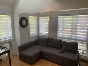 Téléviseur, foyer, lecteur de DVD