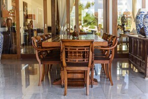 Dining - Elegant Villa 4 bedrooms and bathrooms overlooking the rice fields  (Mengwi)