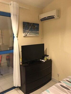 1 chambre, fer et planche à repasser, Wi-Fi gratuit, draps fournis