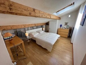 2 bedrooms