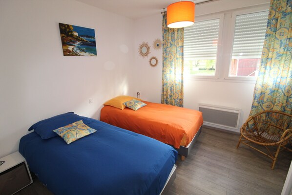 4 bedrooms, iron/ironing board, free WiFi, bed sheets