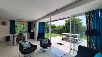 Télévision à écran plat