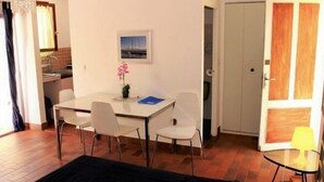 Dining - Studio & large garden 200m Calvi beach (Calvi)