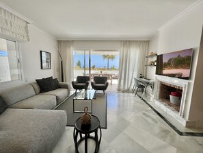 TV - 39 - Apartment in Bahia de Marbella (Marbella)