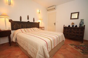 2 soverom, strykejern/-brett, wi-fi og sengetøy