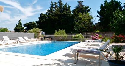 Kalustettu turisti 3 *** Villa-altaan lähellä Avignonia