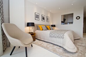 Silitysrauta/-lauta, ilmainen Wi-Fi, vuodevaatteet