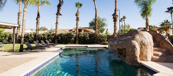 THE OASIS - Sleeps 21 - Newly Remodeled - Very Clean