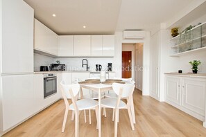 Private kitchen - Tulette-2040-Convenient apartment with view (Cannes)