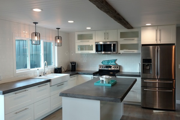 Geladeira, micro-ondas, fogão, cooktop