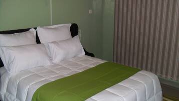 3 bedrooms, iron/ironing board, Internet, bed sheets