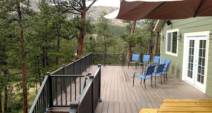 Scenic Solitude pois lyömältä polulta lähellä Estes Park / Rocky Mountain National Park
