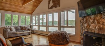 Little Sebago Lake - Beautiful year-round lakefront home with stunning views