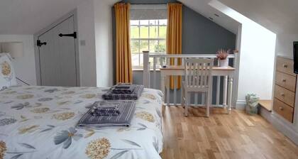 Cosy cottage with private parking and lovely views