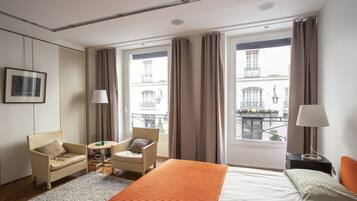 2 slaapkamers, een strijkplank/strijkijzer, gratis wifi, beddengoed