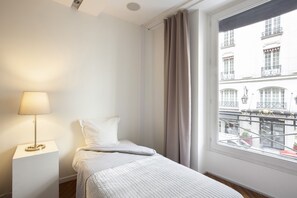 2 chambres, fer et planche à repasser, accès au Wi-Fi (inclus)