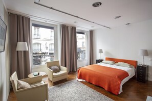 2 chambres, fer et planche à repasser, accès au Wi-Fi (inclus)