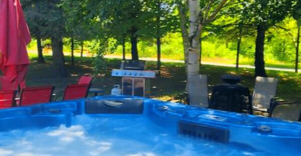 Baignoire à remous extérieure
