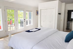 5 bedrooms, desk, iron/ironing board, free WiFi