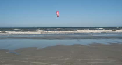 Best location in all of Jax Beach. Walk or bike ride to everything.