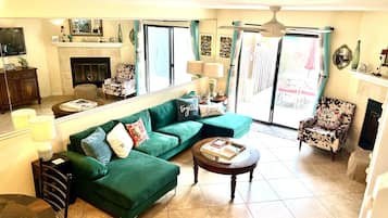 Smart TV, video library, stereo