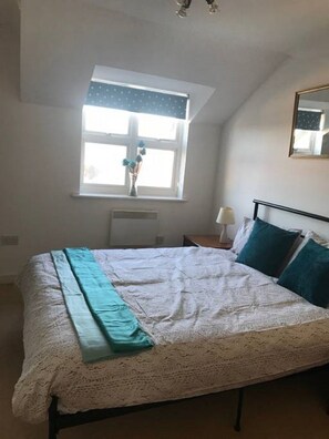 2 soverom, strykejern/-brett, internettilgang og sengetøy