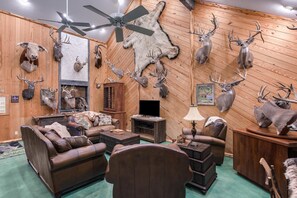 Interior - A Hunter's Dream: Gorgeous Hill Country Cabin for 6 with whitetails and views. (Doss, Fredericksburg)