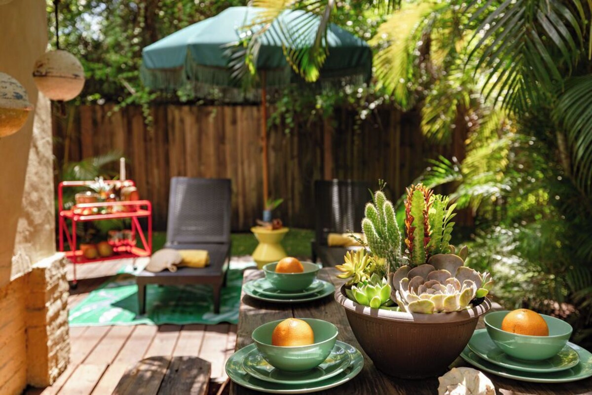 •Rum Locker• 1 King | 2 Twins | Private | Sleeps 4