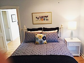 3 bedrooms, desk, free WiFi, bed sheets