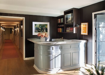 Reception area at Hotel 850 SVB, a Member of Design Hotels