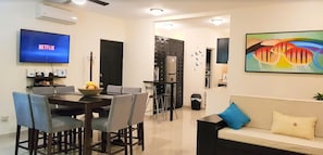 Deluxe Apartment, 3 Bedrooms, Kitchen, Garden Area | Living area