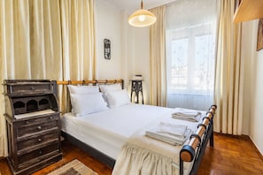 Family Apartment, Sea View | 2 bedrooms, Egyptian cotton sheets, premium bedding, down comforters - Ranias luxurious Apartment with sea view! (Chania)