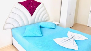 Bureau, chambres insonorisées, lits bébé (gratuits), Wi-Fi gratuit