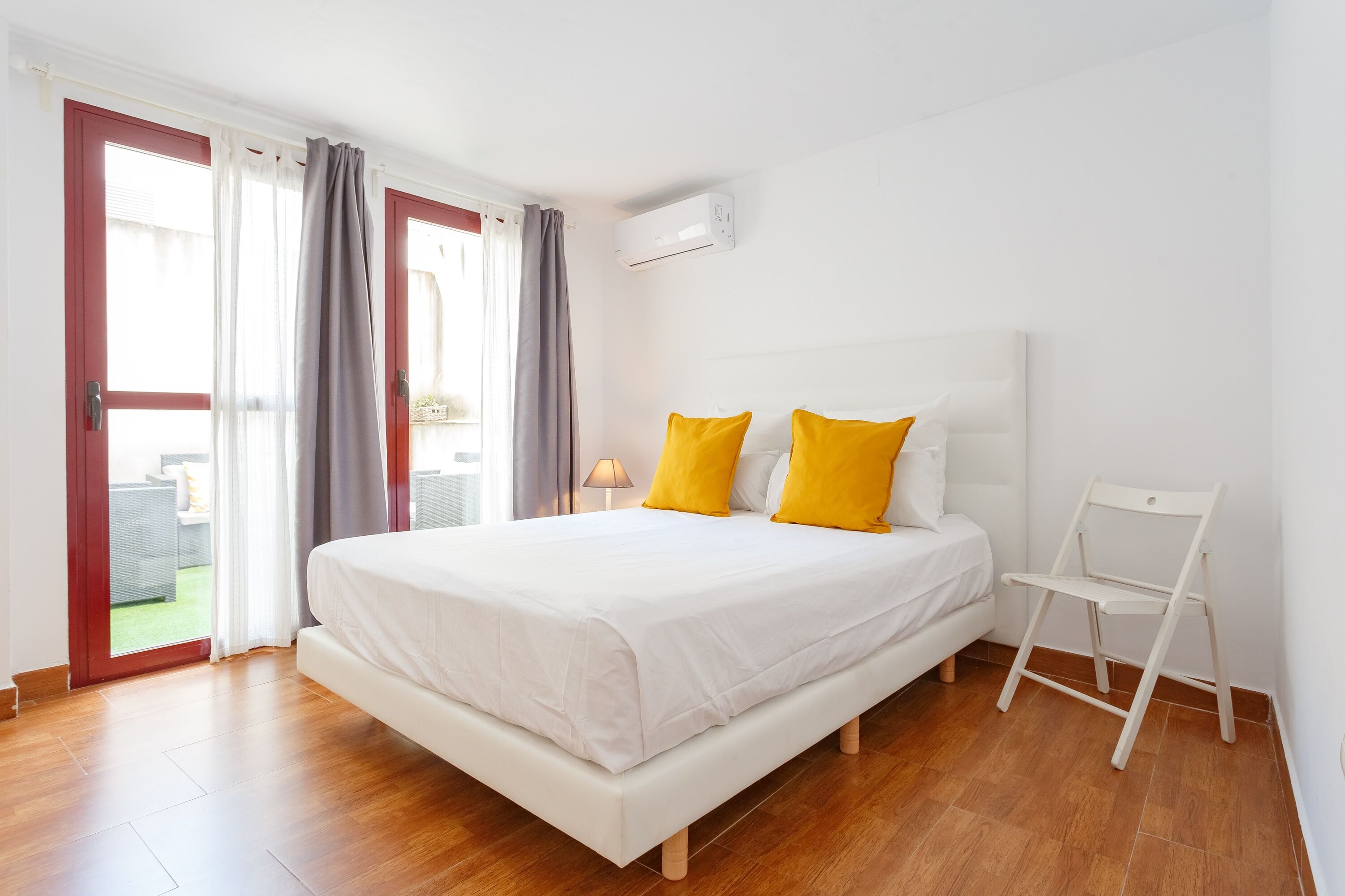 Dúplex, 2 habitaciones | Ropa de cama de alta calidad y cortinas blackout 