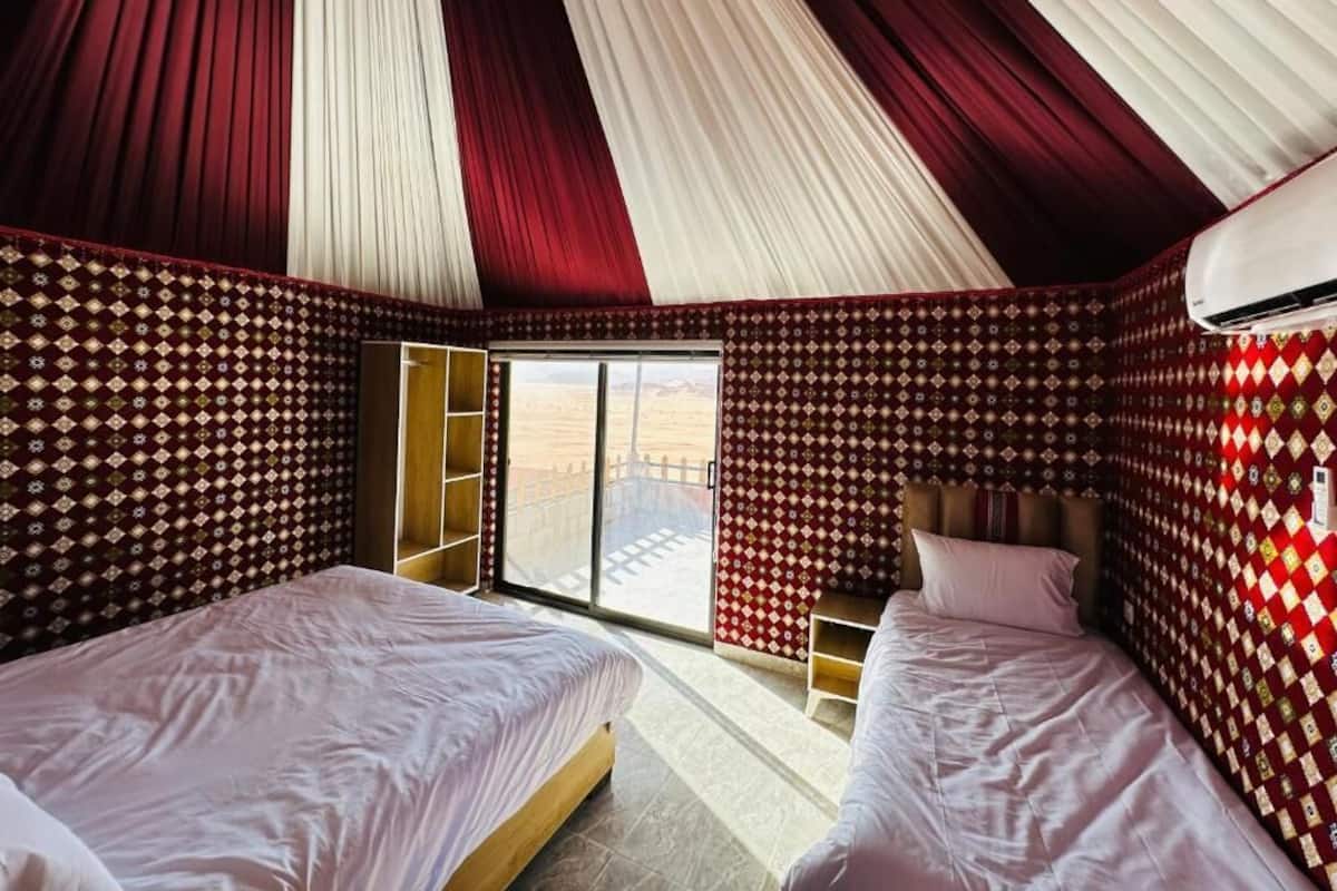 Chambre Triple Luxe, 1 chambre, salle de bains privée, vue cour intérieure | Extérieur