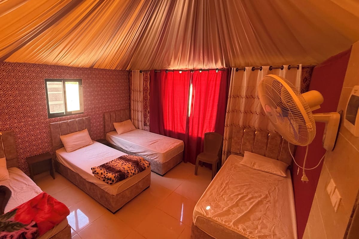 Luxury-Vierbettzimmer, 1 Schlafzimmer, eigenes Bad, Bergblick