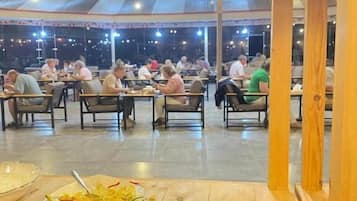 Tägliches inbegriffenes Frühstücksbuffet