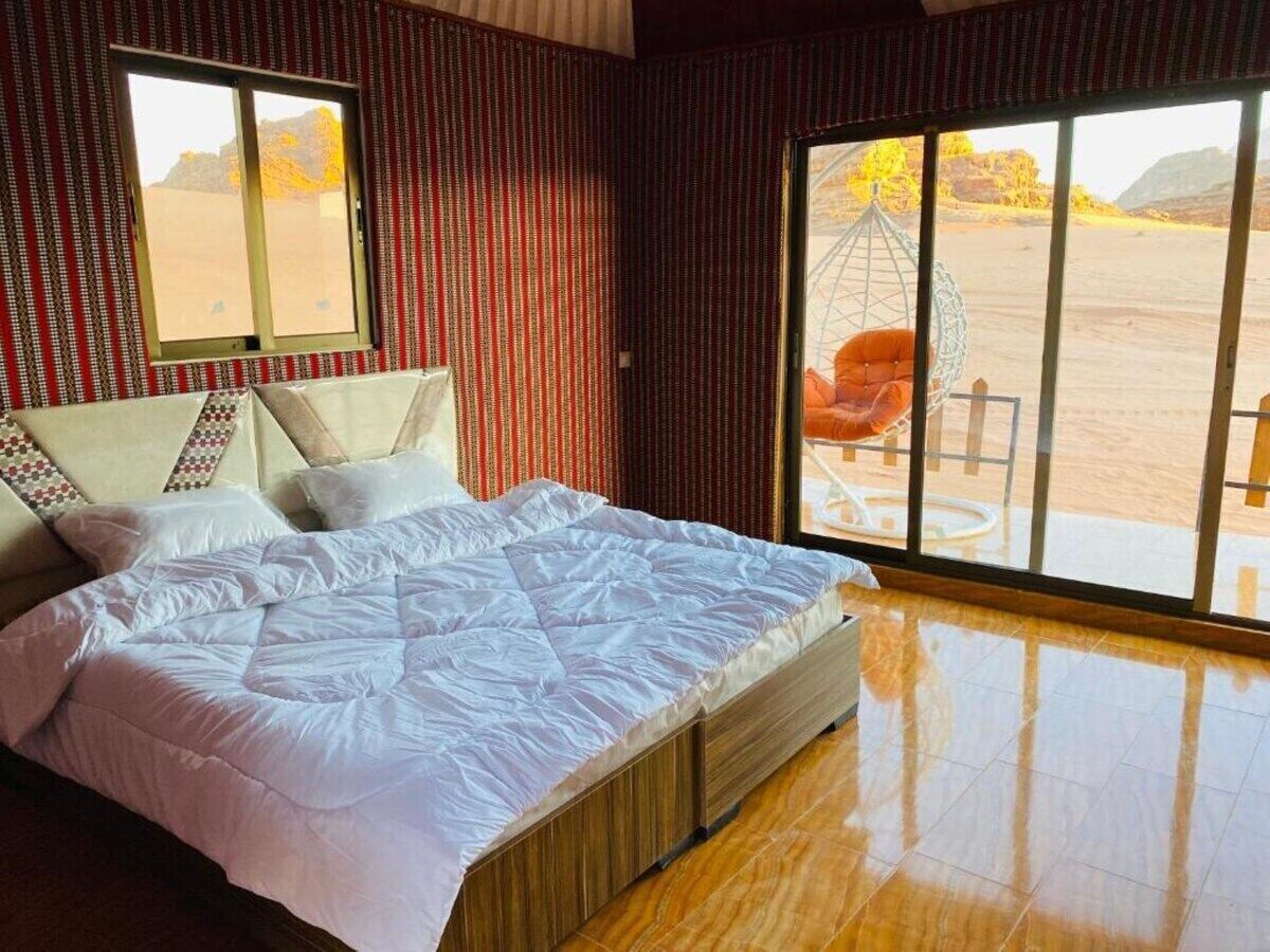 Chambre Luxe Double ou avec lits jumeaux, salle de bains privée, vue montagne | Salle de bain | Baignoire et douche séparées, douche hydromassante, bidet